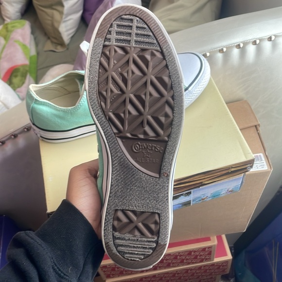 Low top converse. Barely worn in nearly perfect condition. Light teal color. - Picture 4 of 4
